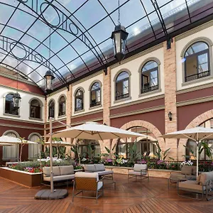 Inn Luis Xv